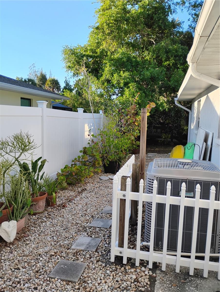 1720 FOSSIL DR — photo 90