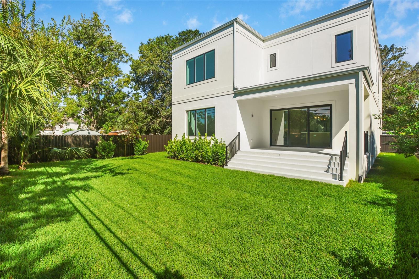 4414 W LAWN AVE — photo 2