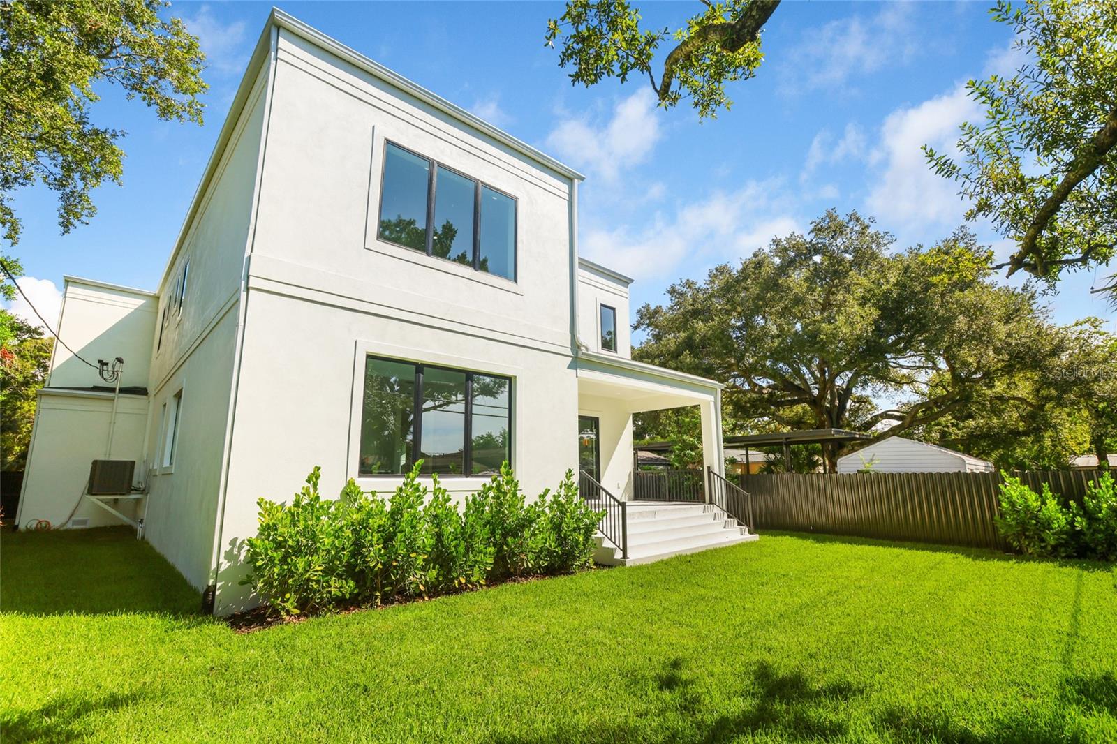 4414 W LAWN AVE — photo 39