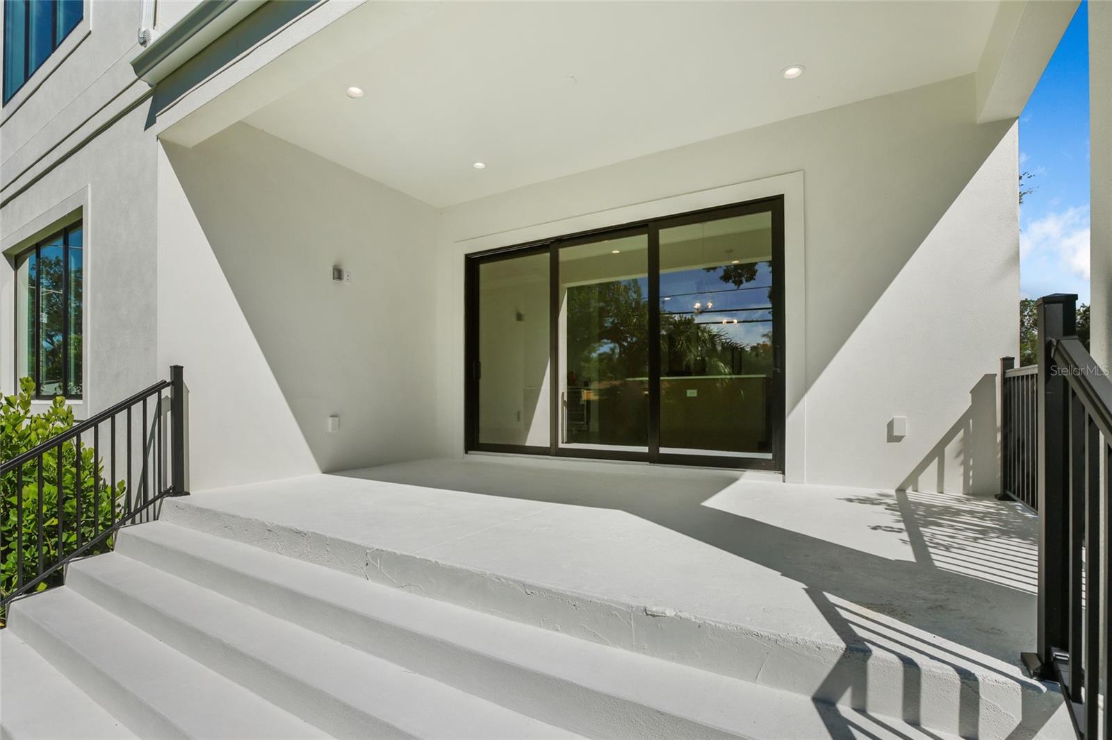 4414 W LAWN AVE — photo 38