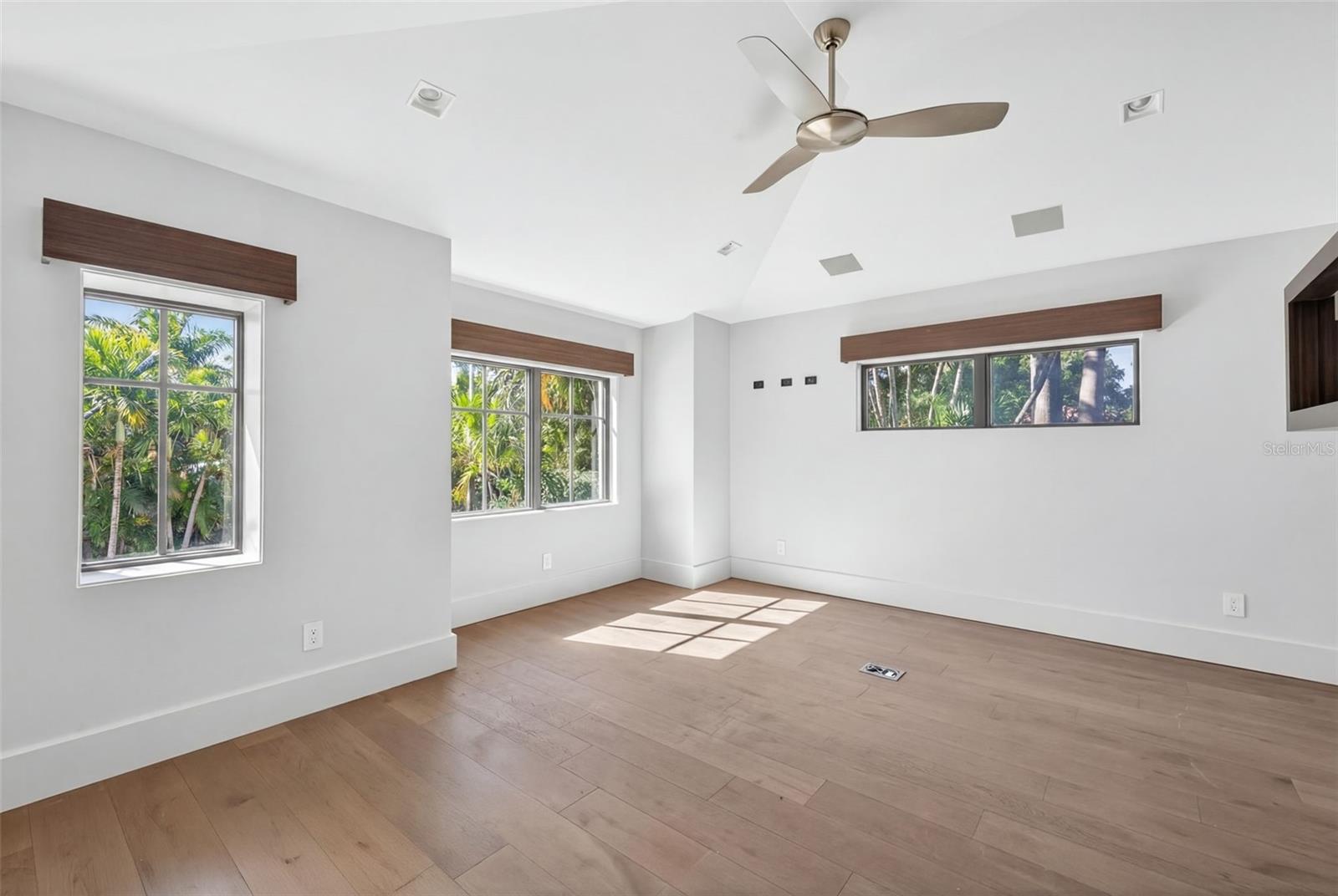 460 COFFEE POT RIVIERA NE — photo 49