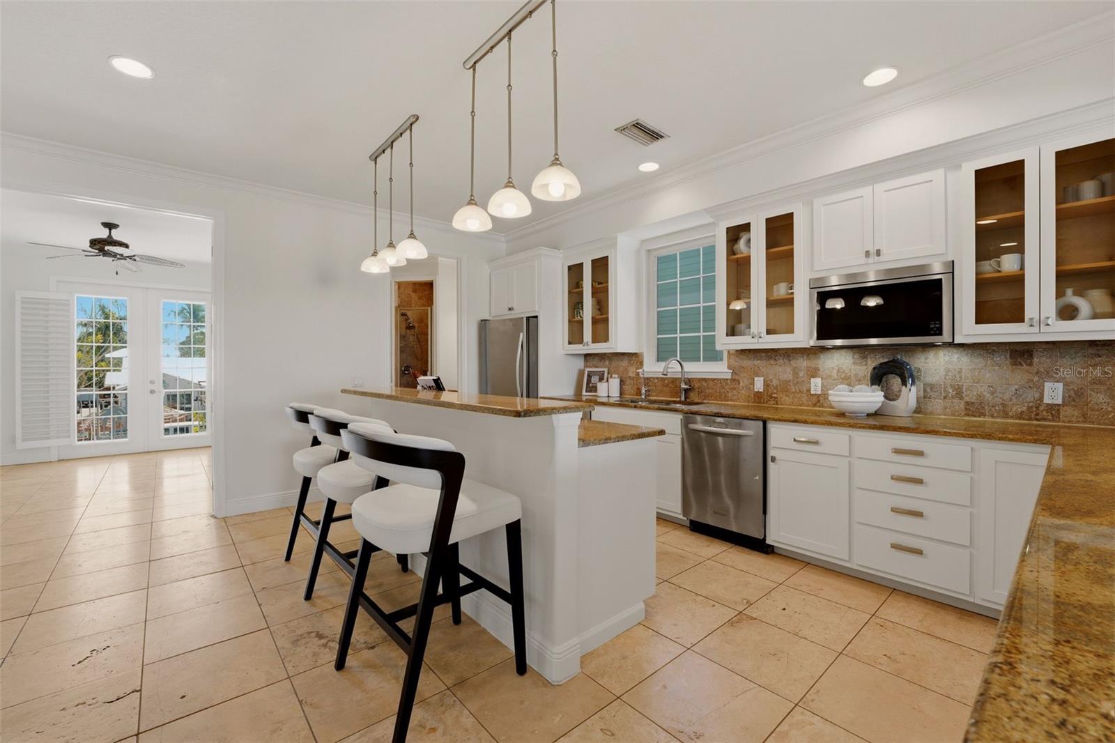 418 PINE AVE — photo 13