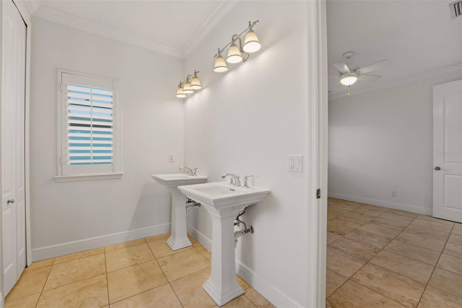 418 PINE AVE — photo 47