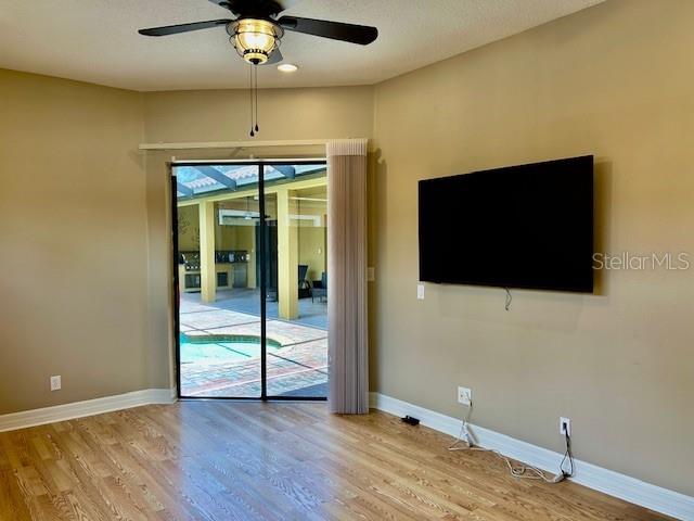 22444 OAKVILLE DR — photo 27