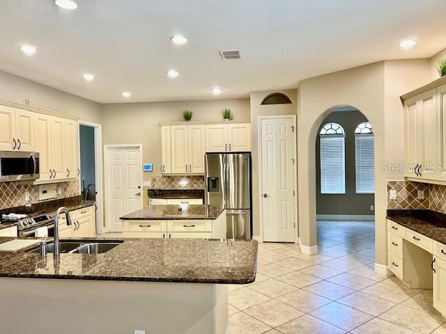 22444 OAKVILLE DR — photo 7