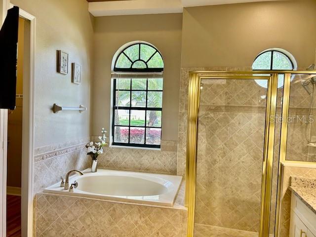 22444 OAKVILLE DR — photo 24