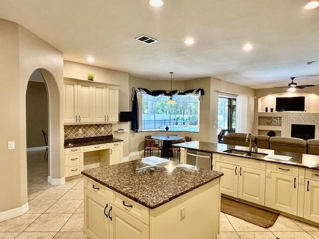 22444 OAKVILLE DR — photo 21