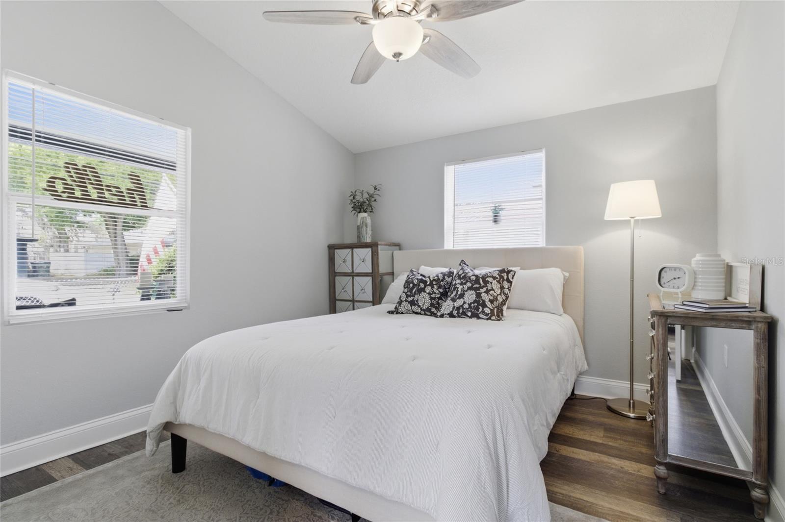 1613 E CHELSEA ST — photo 16