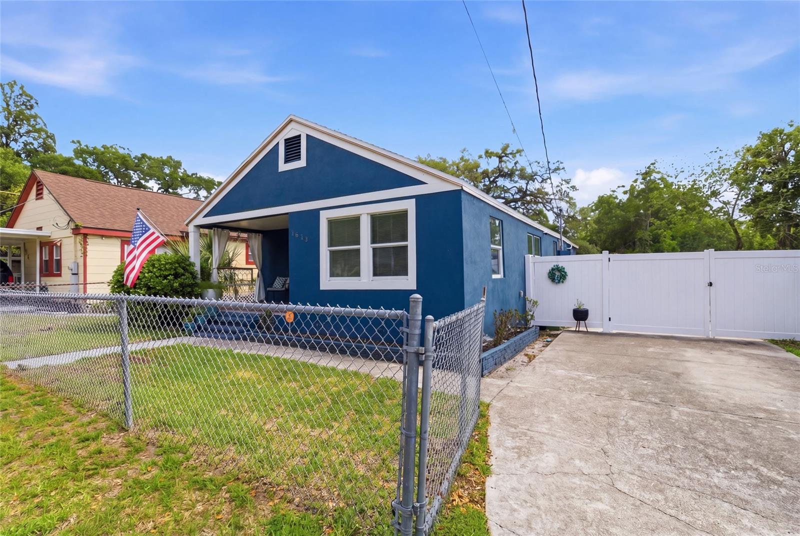 1613 E CHELSEA ST — photo 3