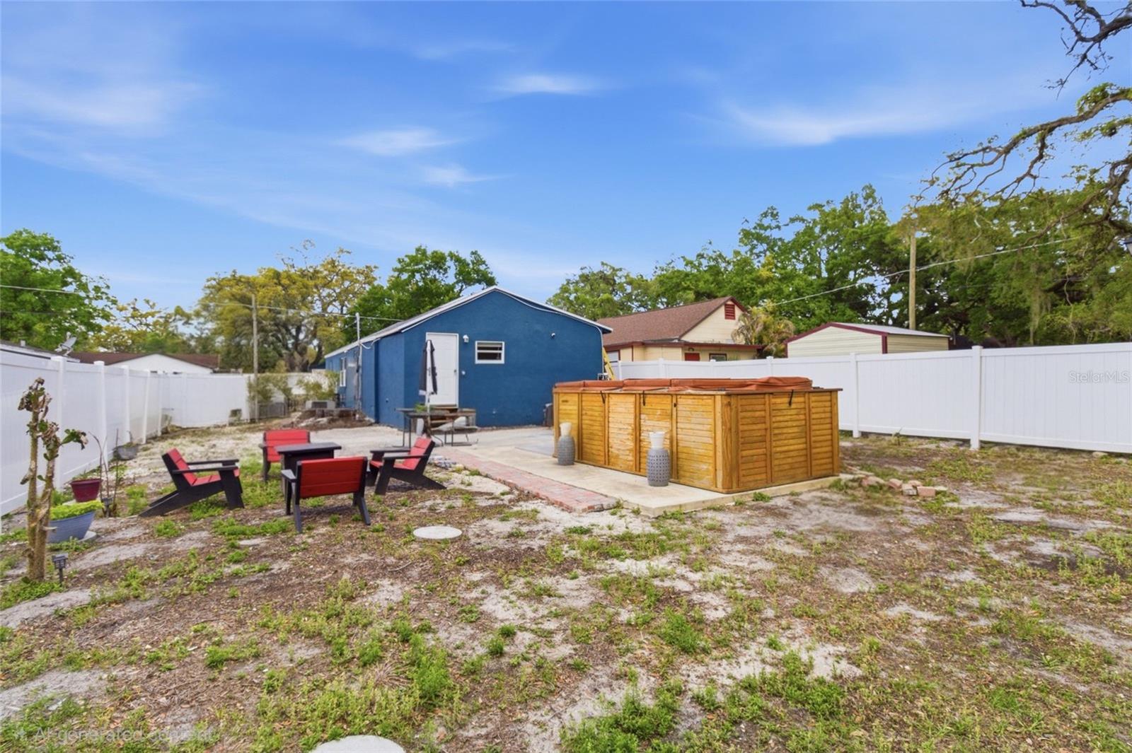 1613 E CHELSEA ST — photo 25
