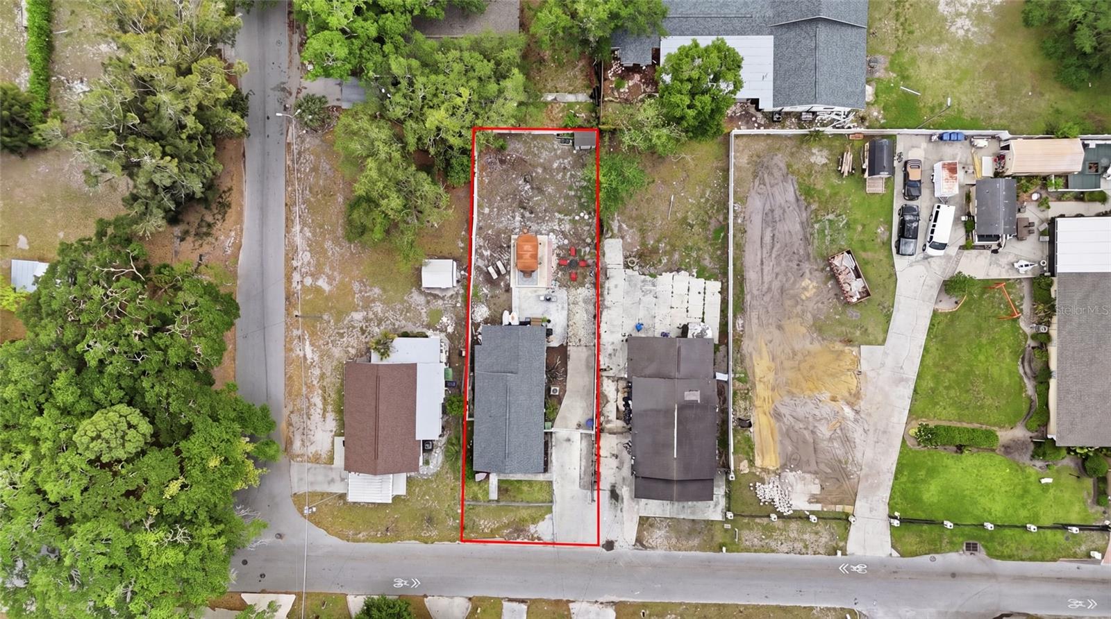 1613 E CHELSEA ST — photo 30