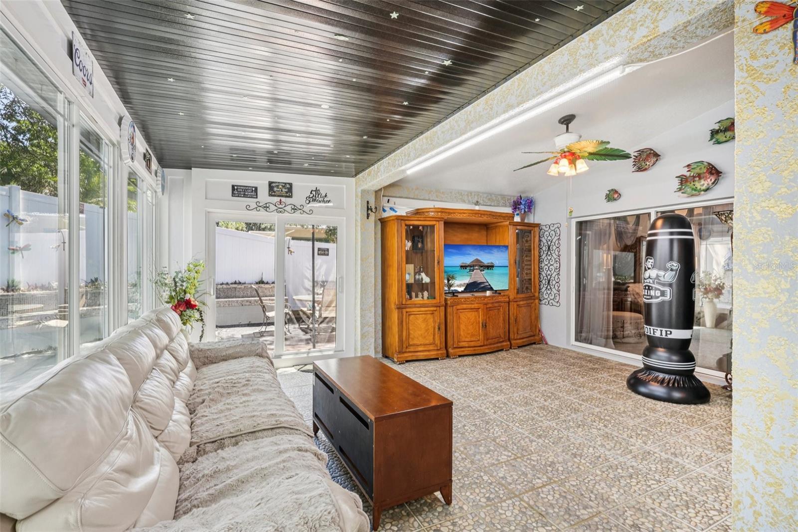 1901 HEARTLAND CIR — photo 40