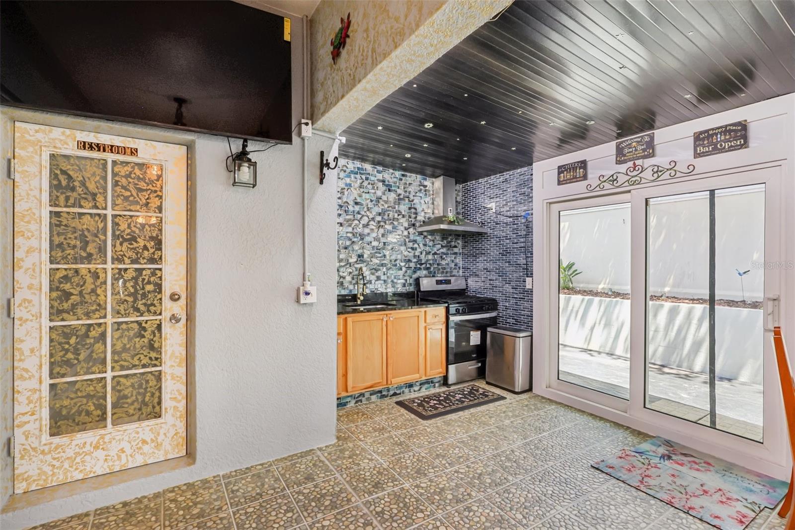 1901 HEARTLAND CIR — photo 36