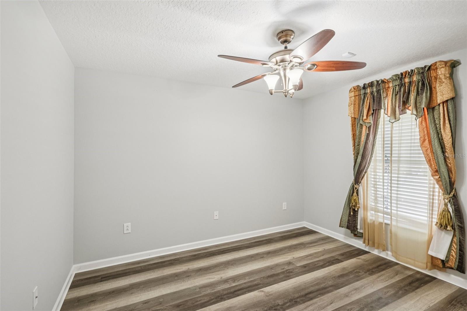 1901 HEARTLAND CIR — photo 21
