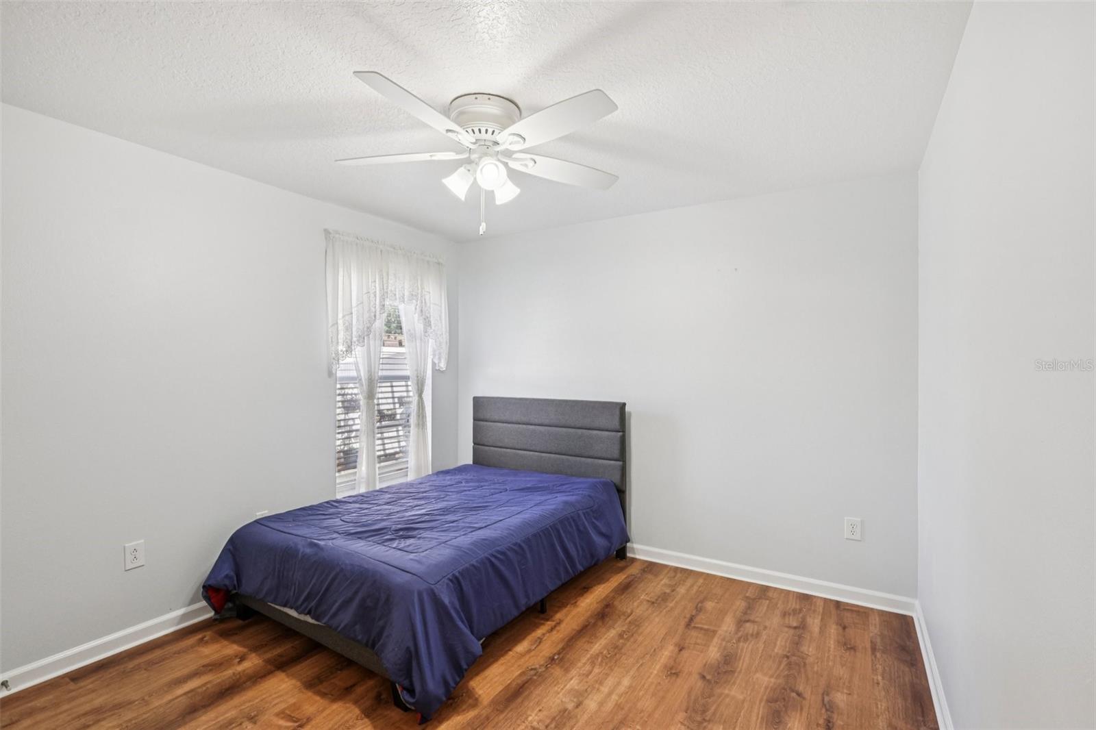 1901 HEARTLAND CIR — photo 24