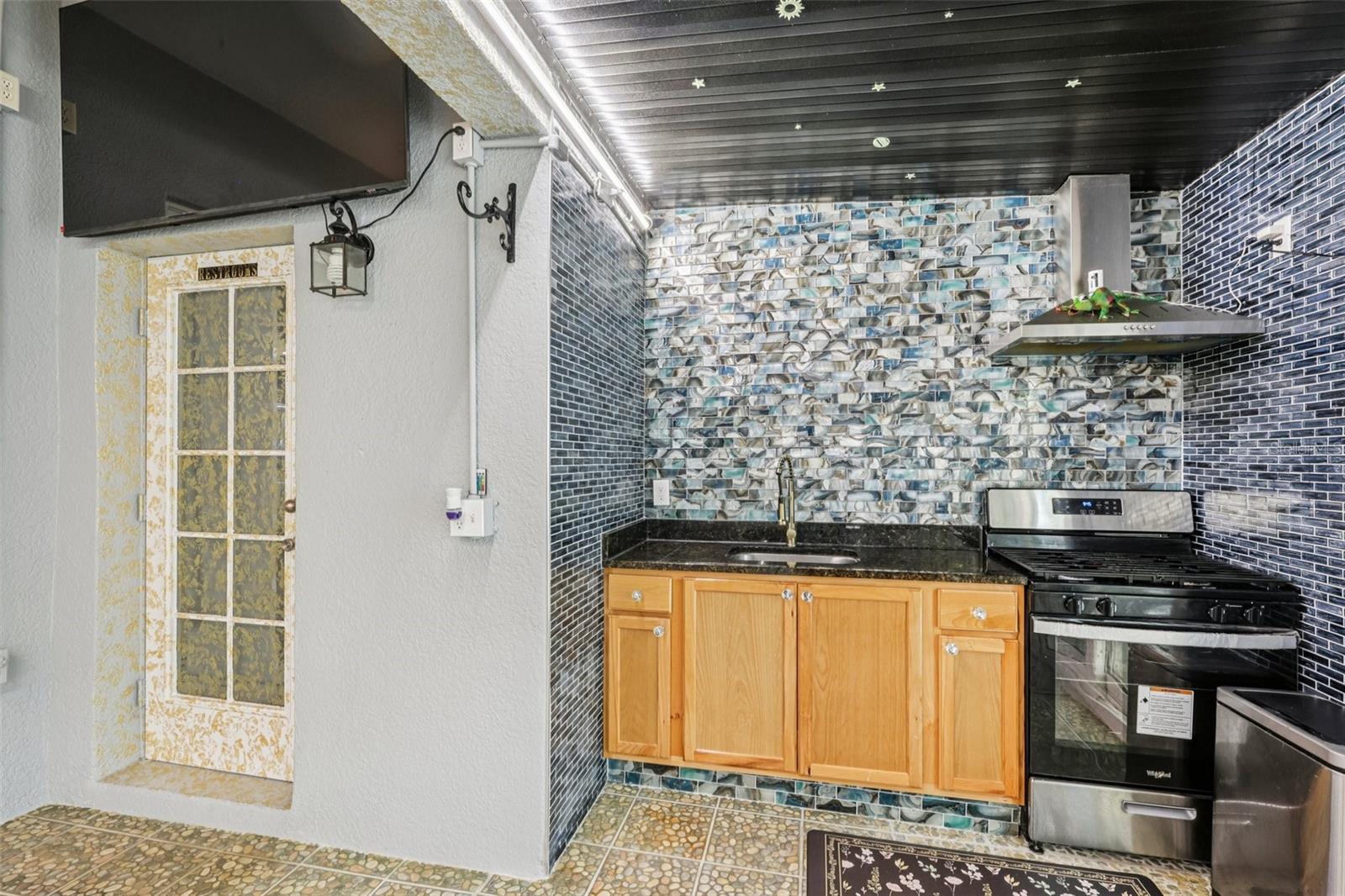 1901 HEARTLAND CIR — photo 37