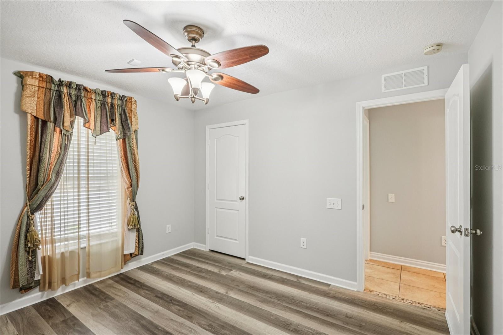 1901 HEARTLAND CIR — photo 23