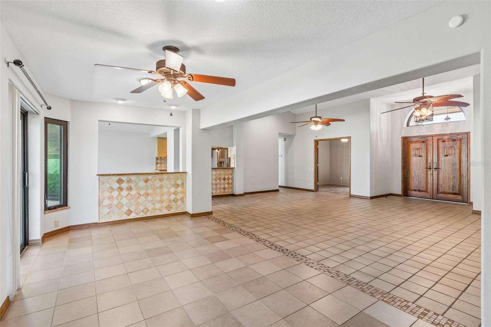 8723 ASHBURY DR — photo 5