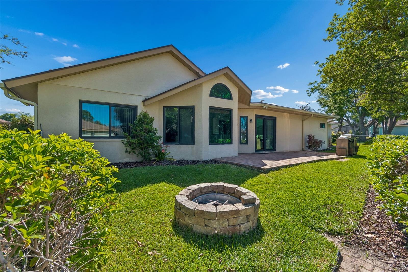 8723 ASHBURY DR — photo 31