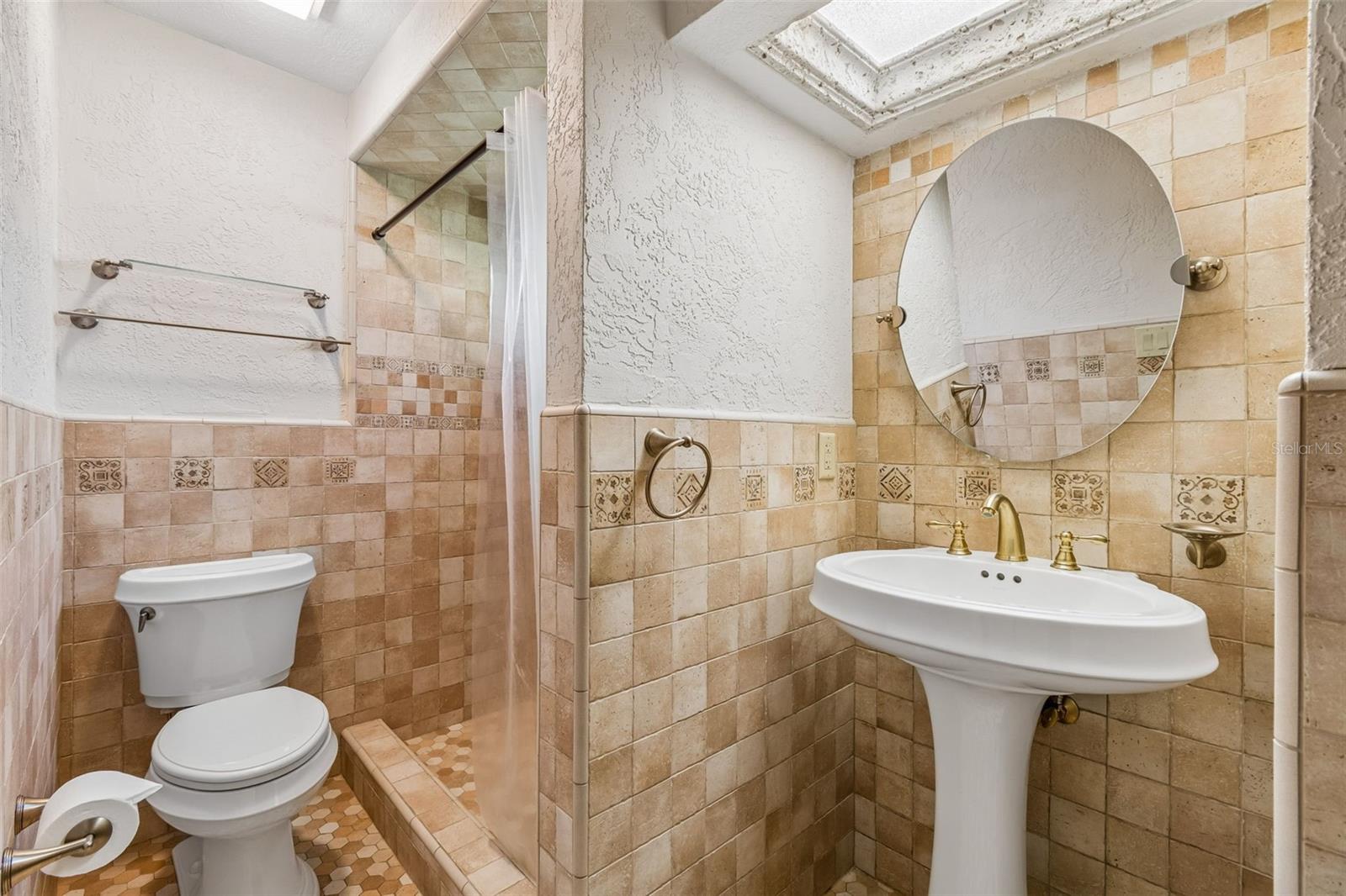 8723 ASHBURY DR — photo 22