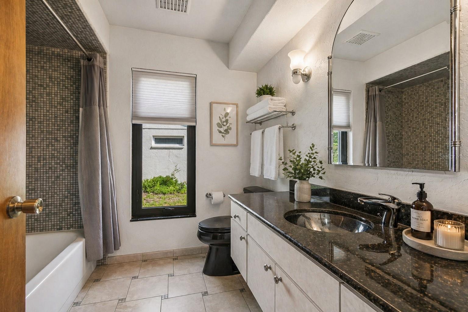 8723 ASHBURY DR — photo 17