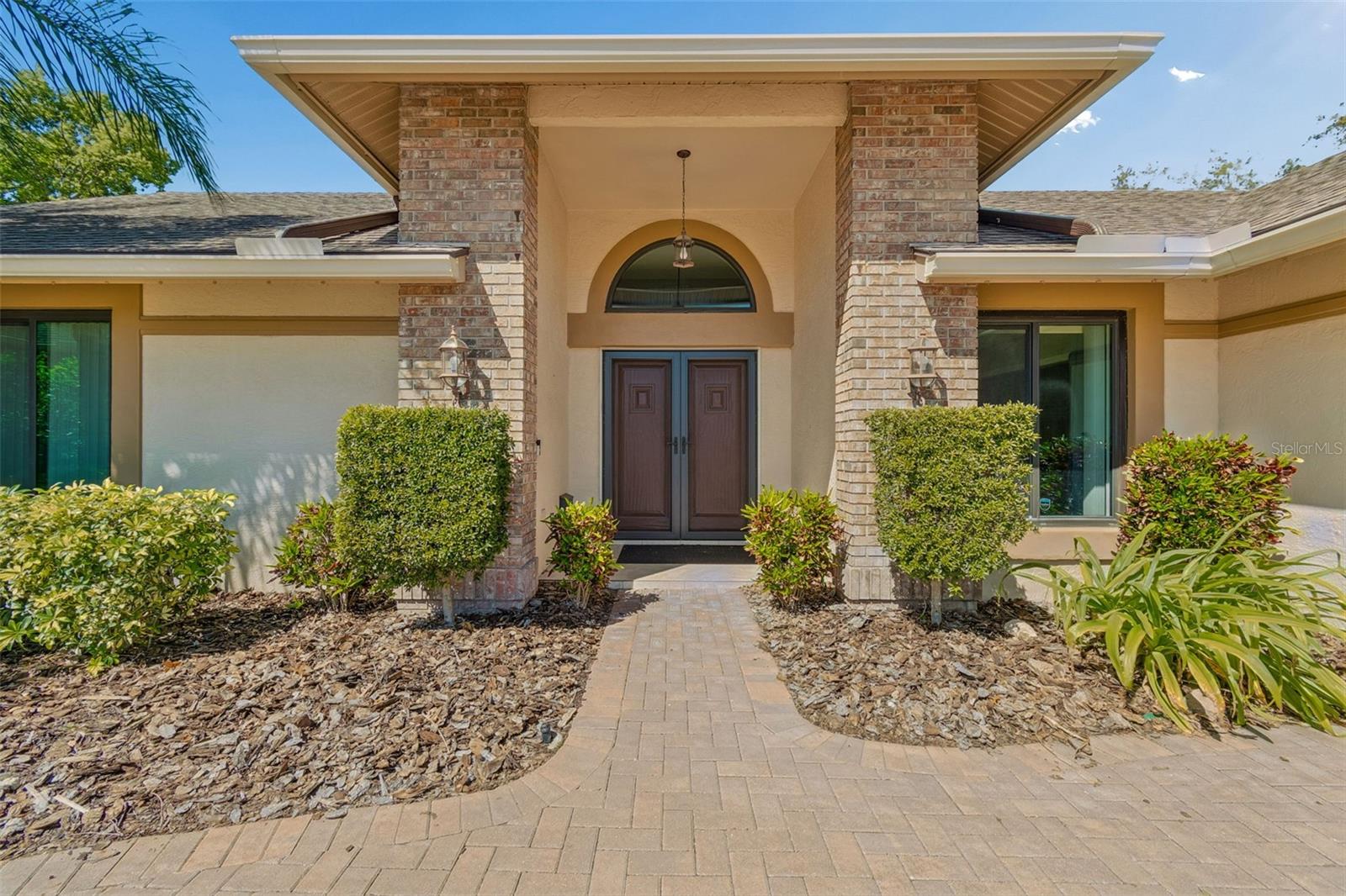 8723 ASHBURY DR — photo 3