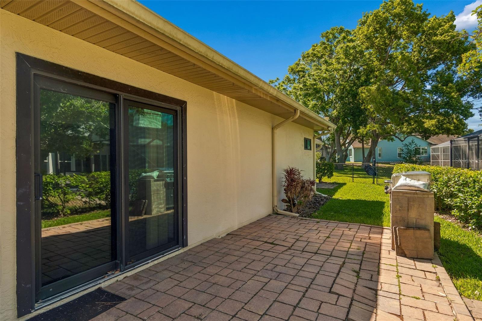 8723 ASHBURY DR — photo 32