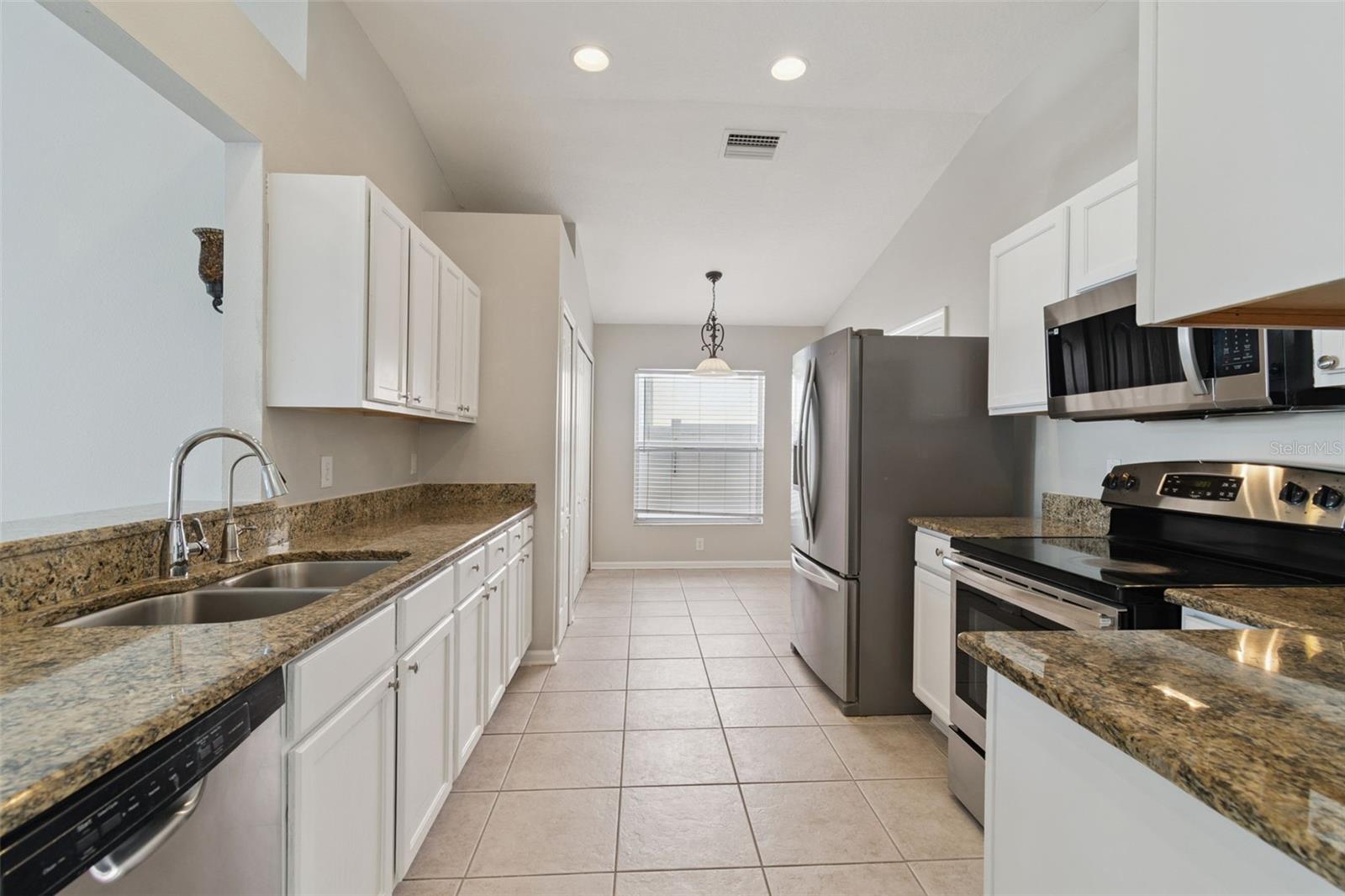 13226 EVENING SUNSET LN — photo 4