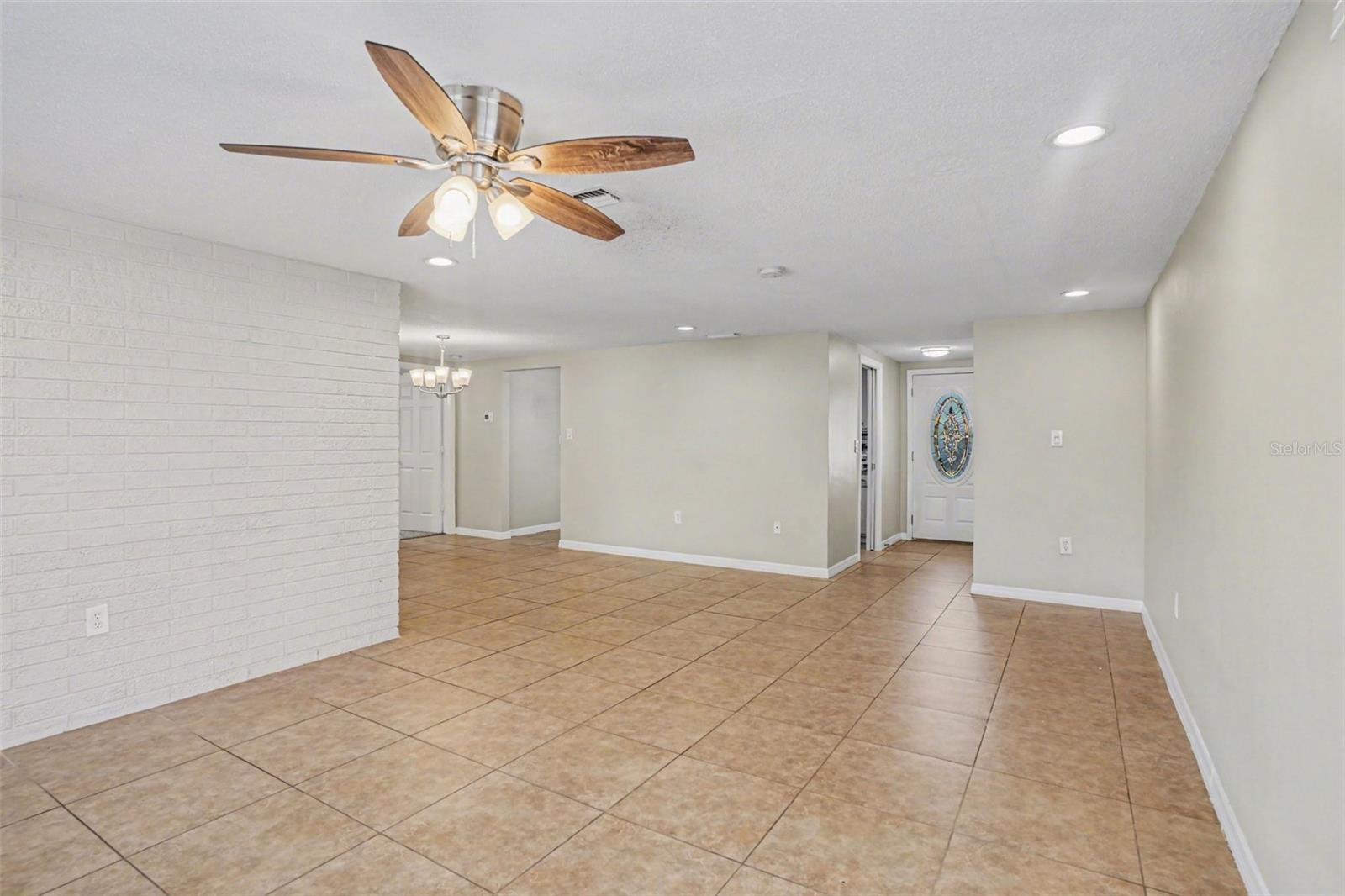8006 MIMOSA DR — photo 13