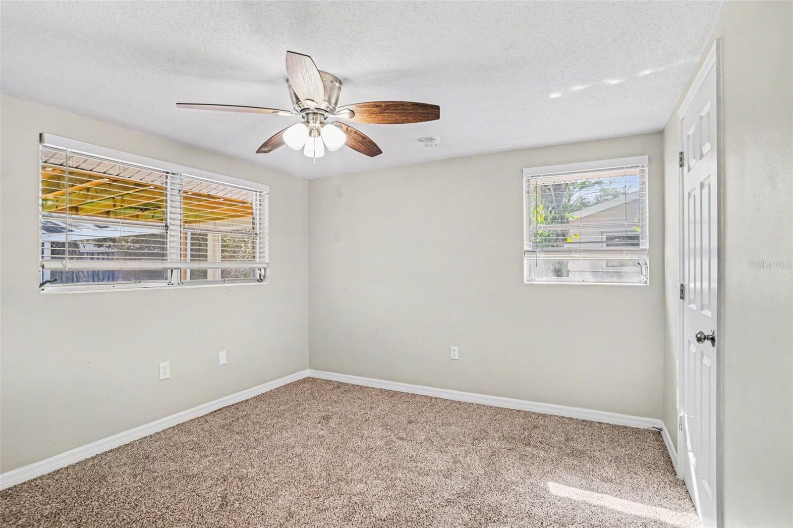 8006 MIMOSA DR — photo 12
