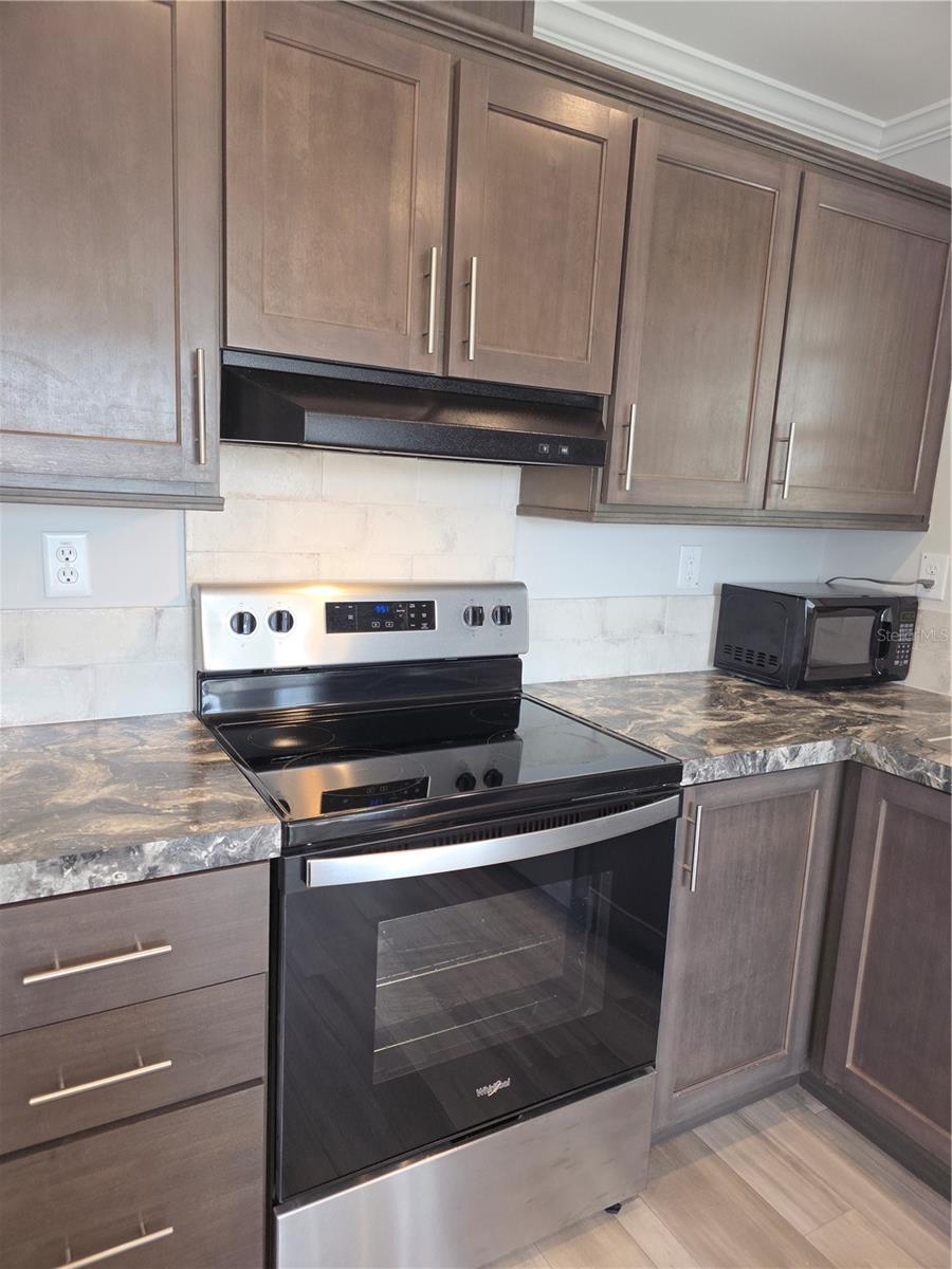 236 WOLVERINE AVE — photo 3