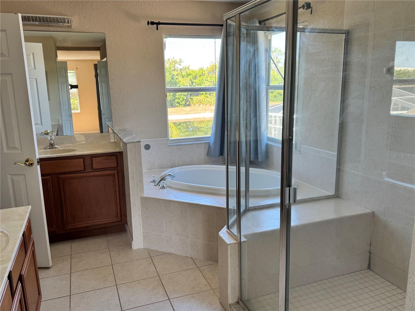 9023 PINEBREEZE DR — photo 12
