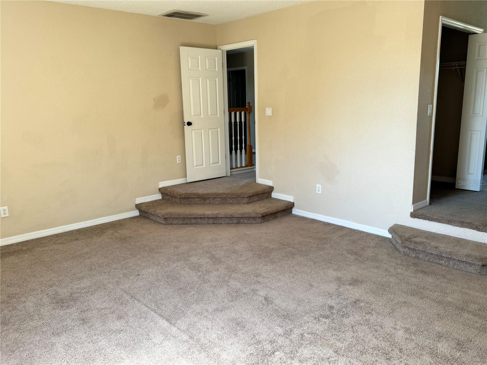 9023 PINEBREEZE DR — photo 10