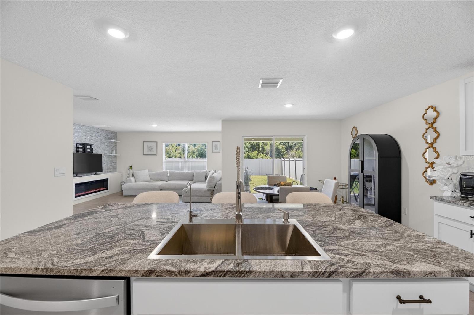 3255 SILVER DATE DR — photo 35