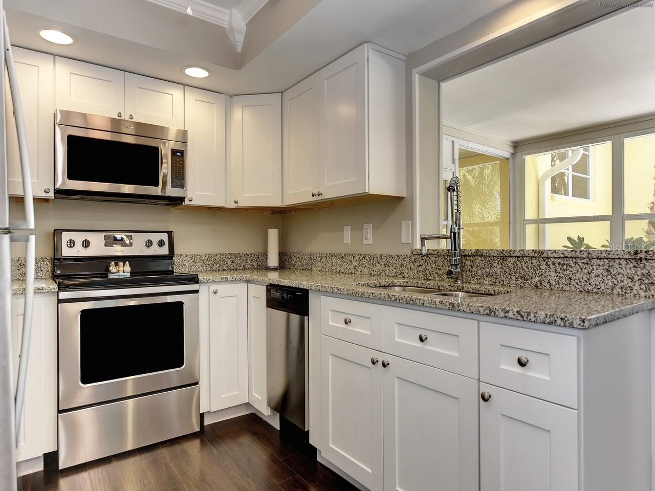 301 AVENIDA MADERA #B — photo 8