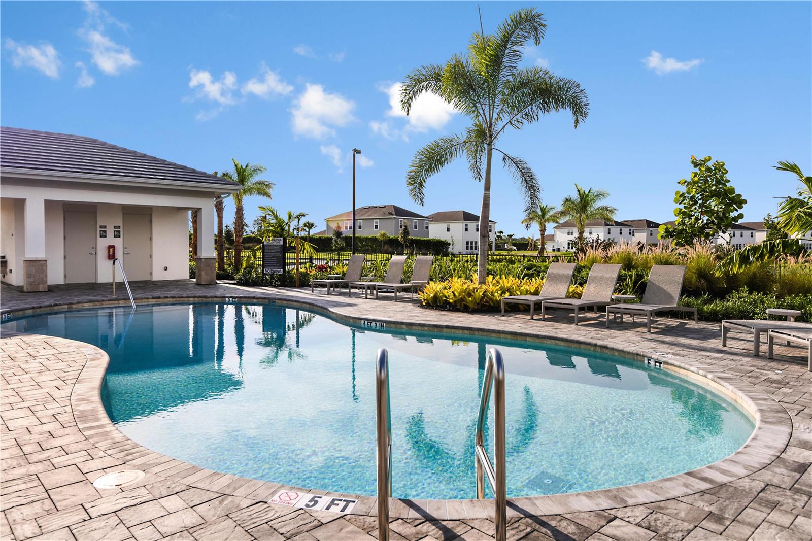 10863 ECLIPSE ST — photo 39