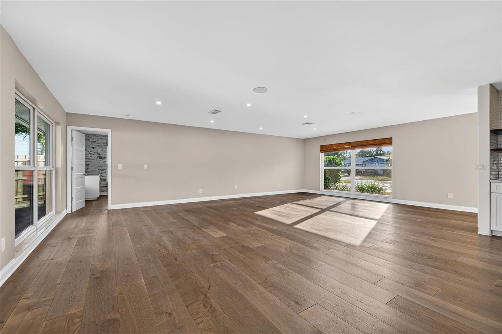 4200 BEACH DR SE — photo 5