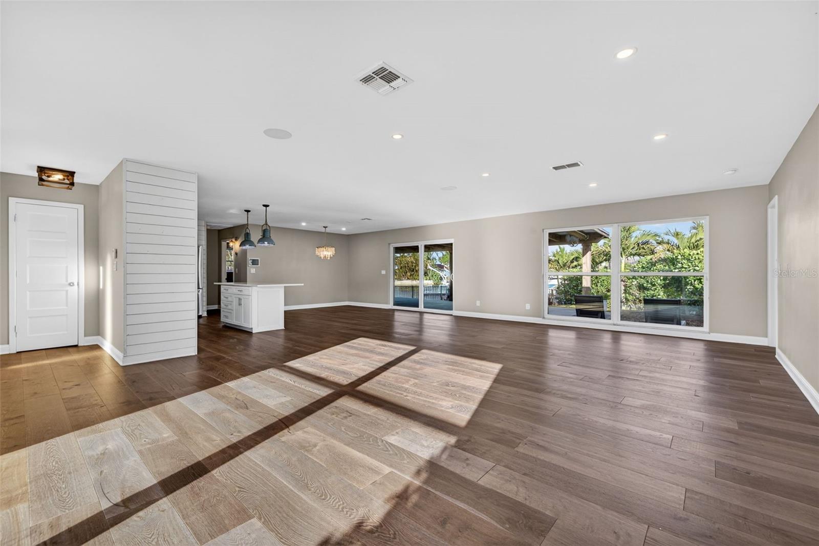 4200 BEACH DR SE — photo 10