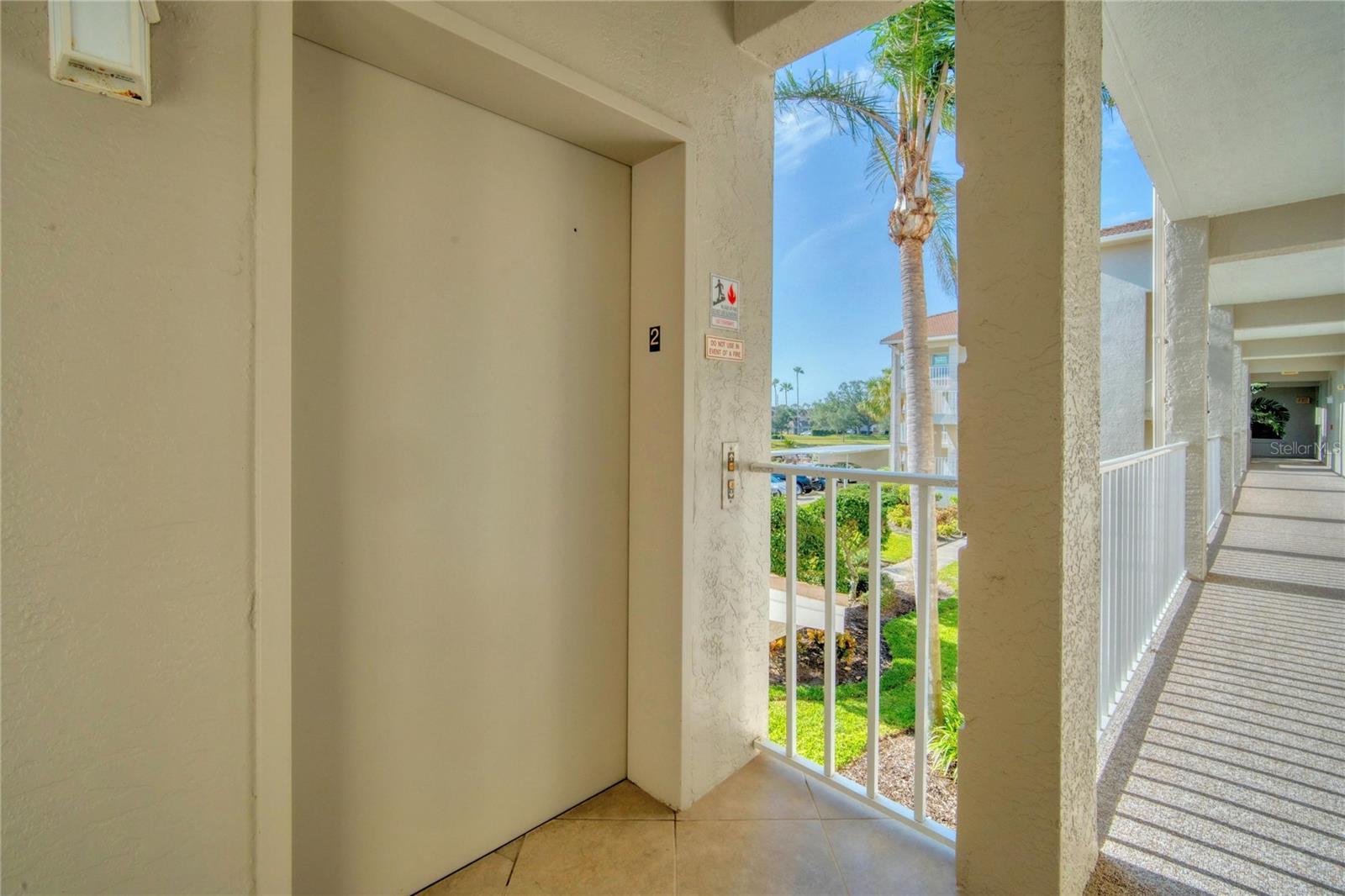 9610 CLUB SOUTH CIR ## 4207 — photo 2