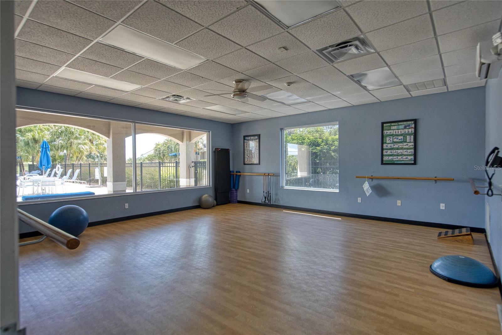 9610 CLUB SOUTH CIR ## 4207 — photo 40