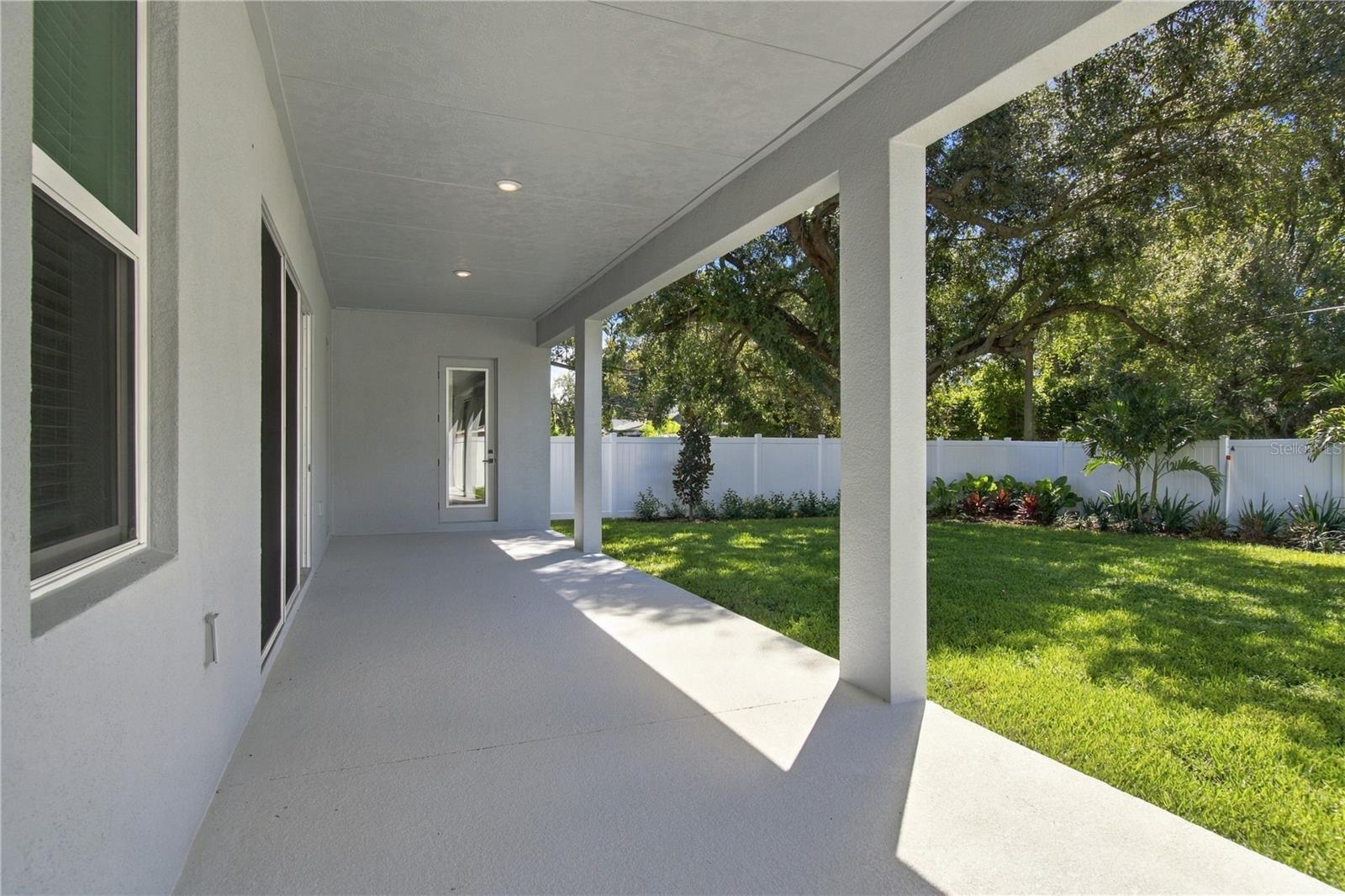 812 W ORIENT ST — photo 42