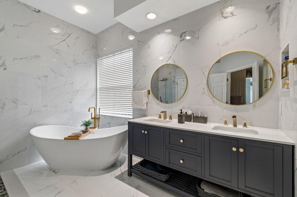 9820 GRETNA GREEN DR — photo 32