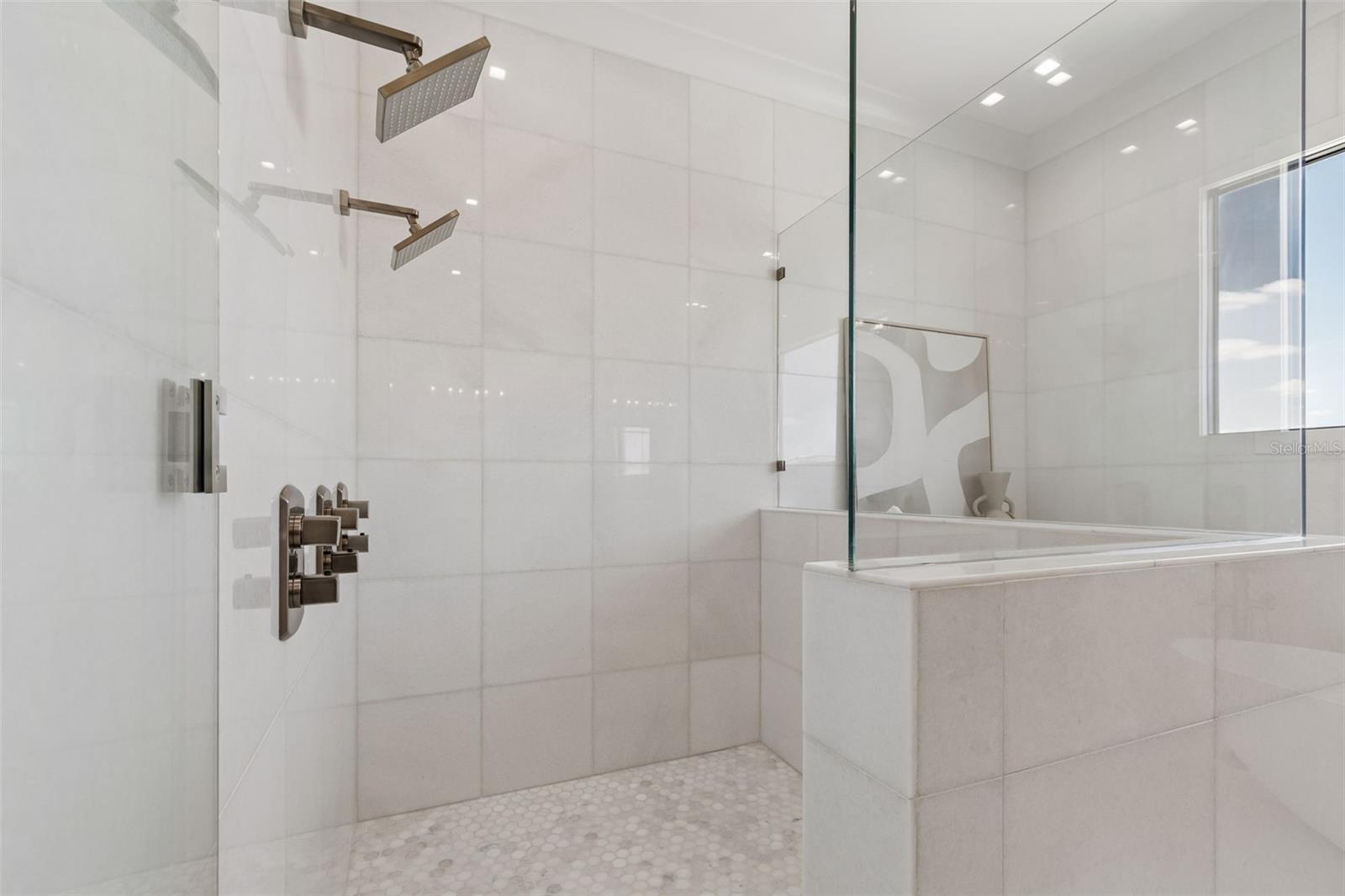 236 HOWARD DR — photo 45