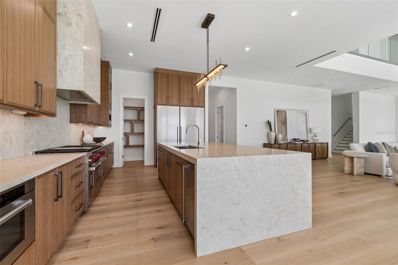 236 HOWARD DR — photo 18