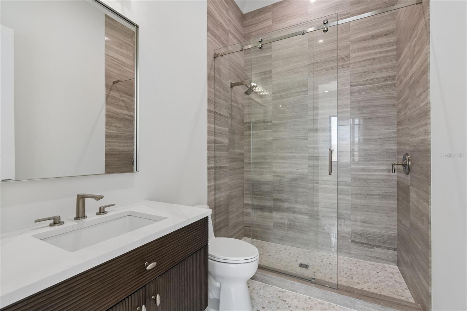 236 HOWARD DR — photo 26