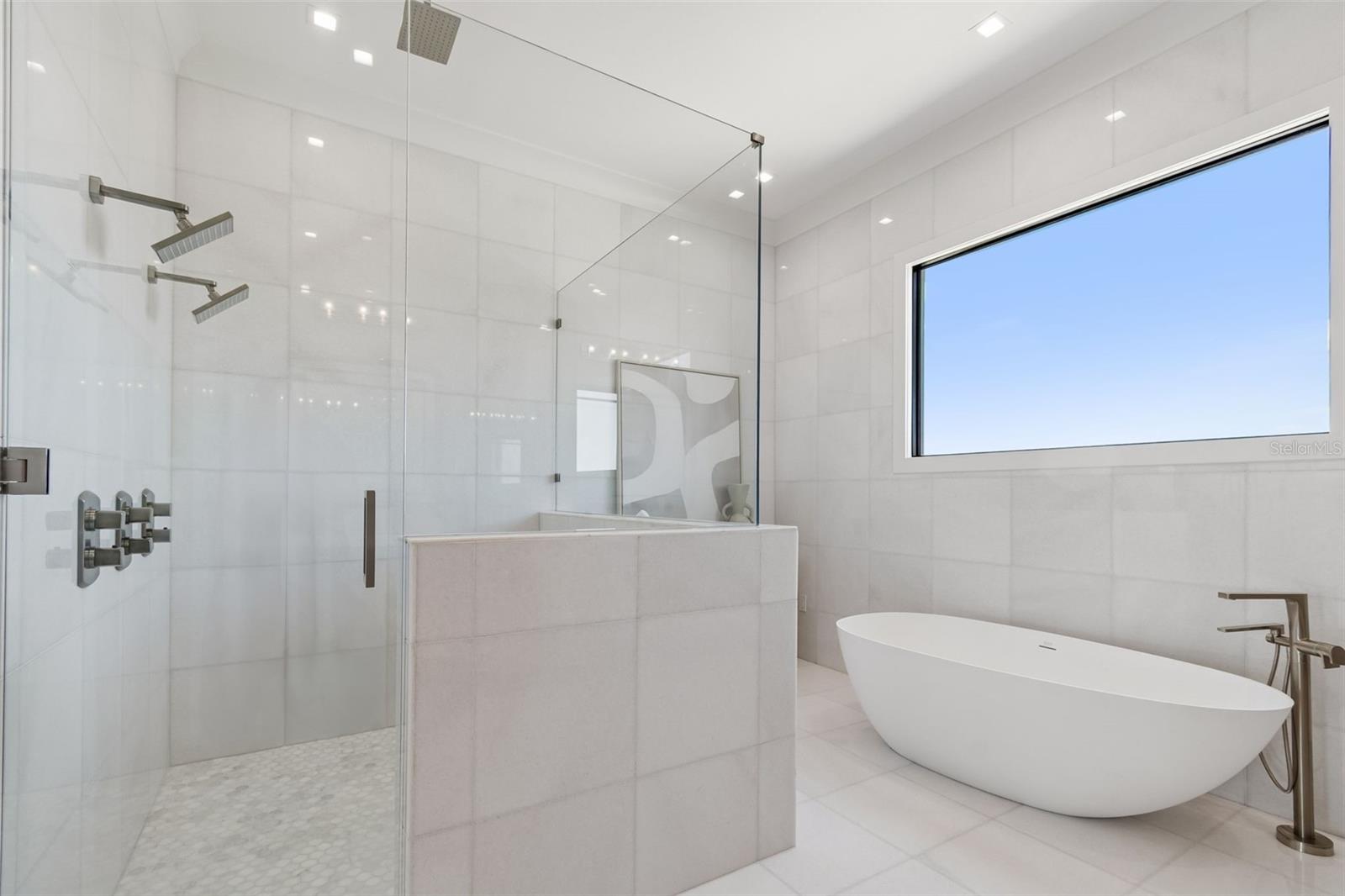 236 HOWARD DR — photo 44