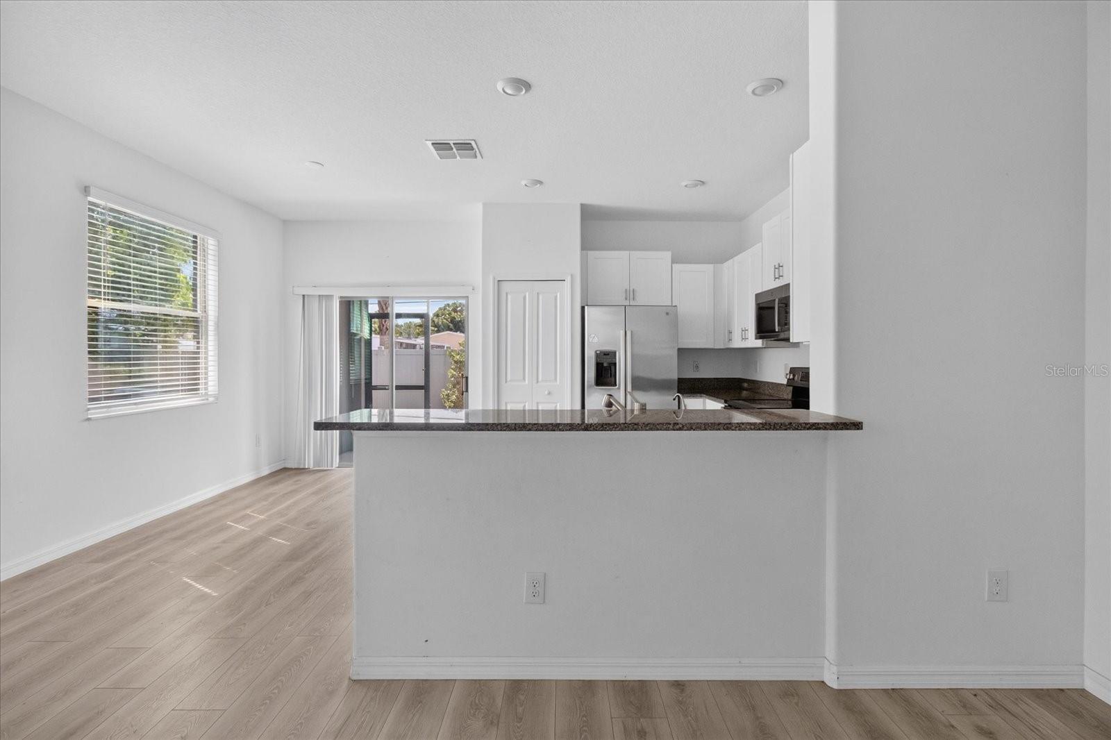 5226 FORUM BLVD — photo 28