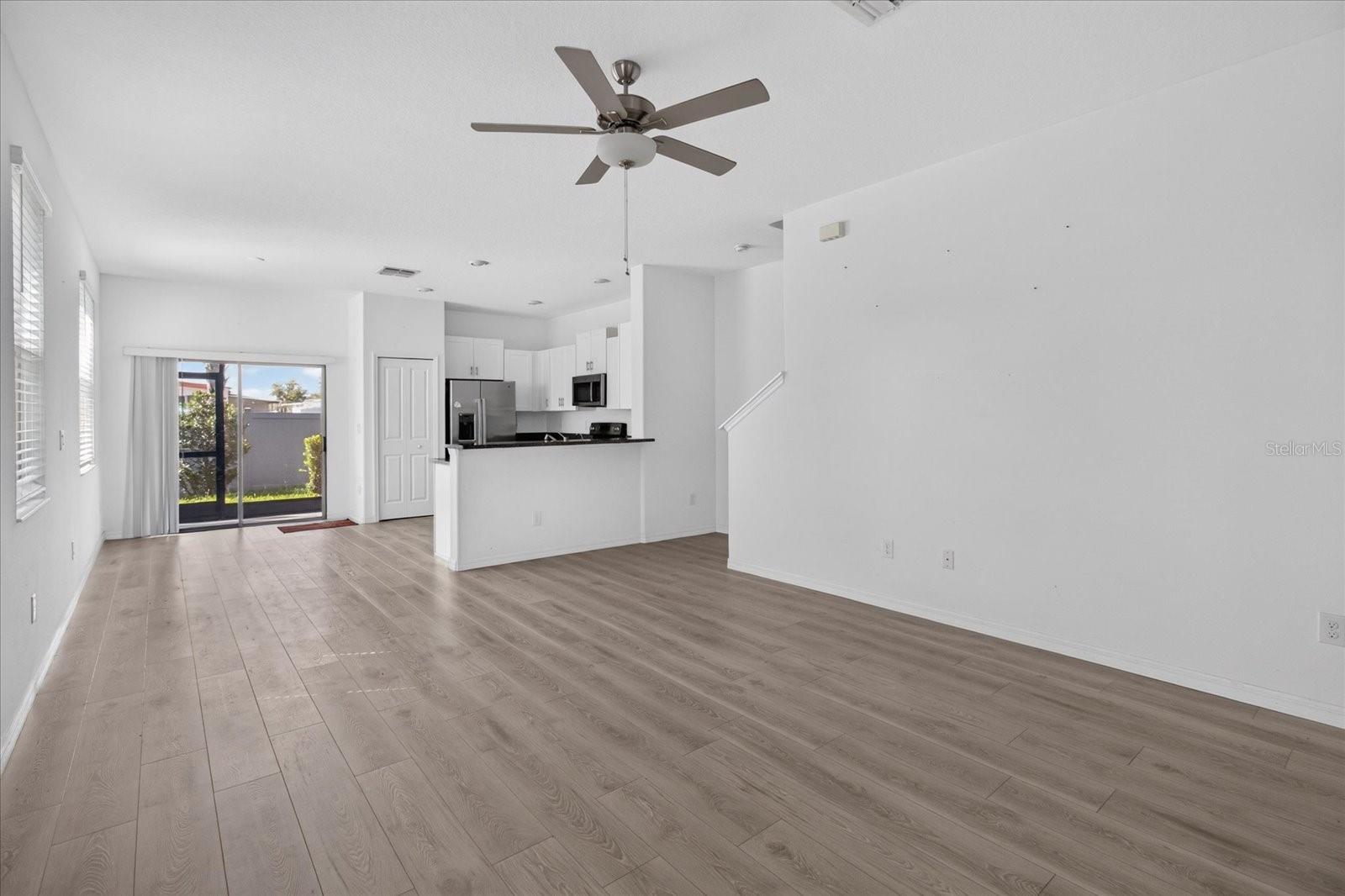 5226 FORUM BLVD — photo 17