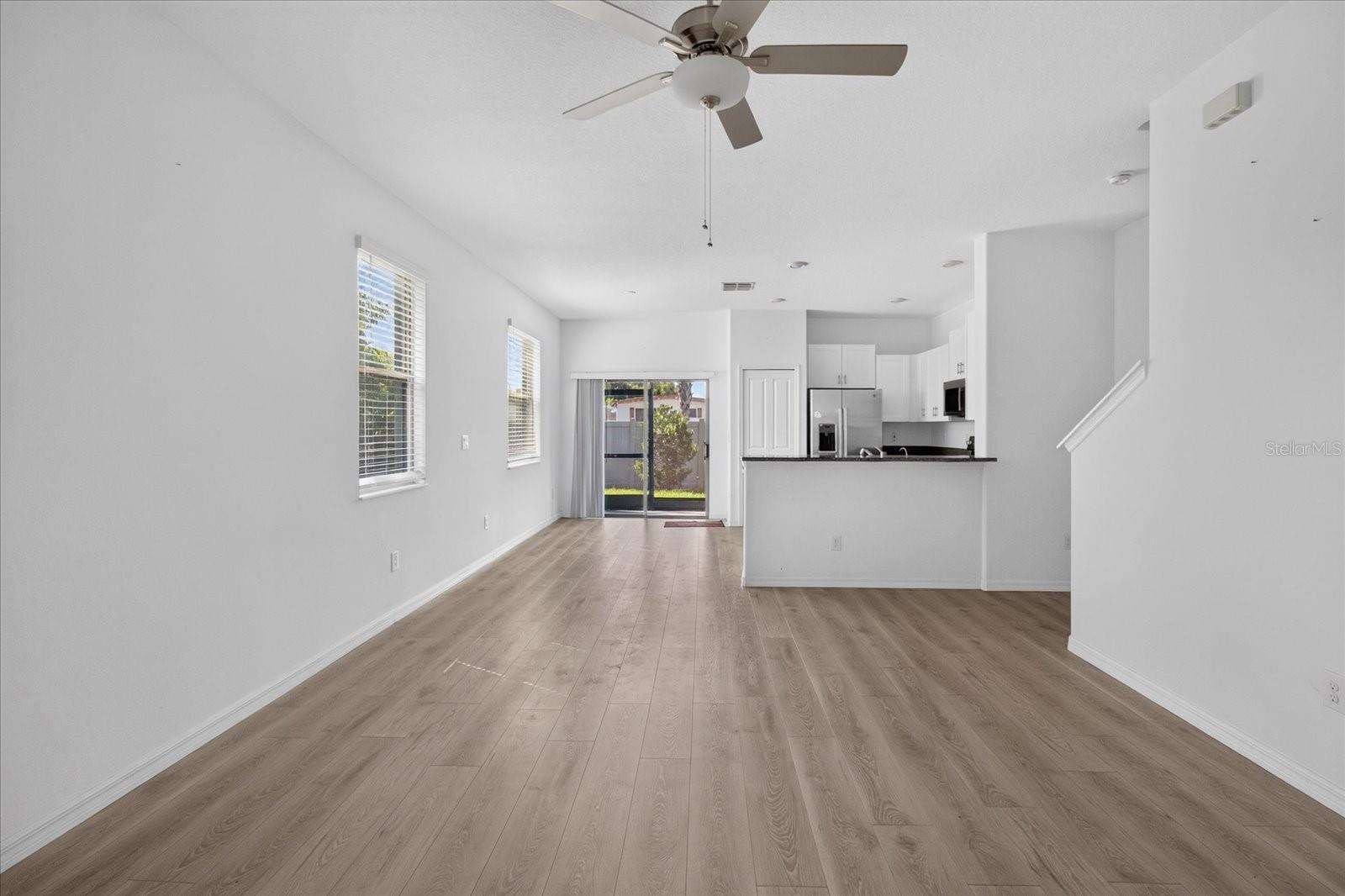 5226 FORUM BLVD — photo 18