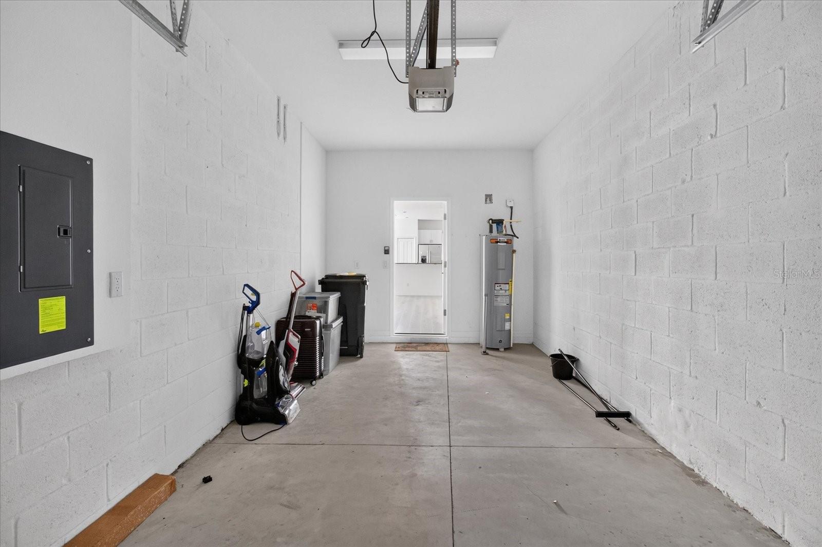 5226 FORUM BLVD — photo 23